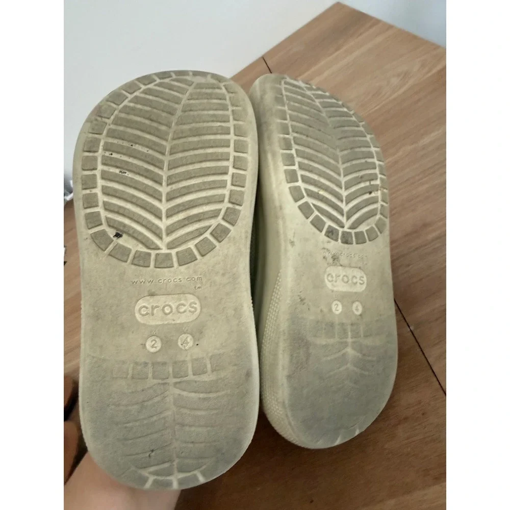 Crocs Classic Crush Clog Platform Bone Beige Kids Boys Girls Size M2 W4